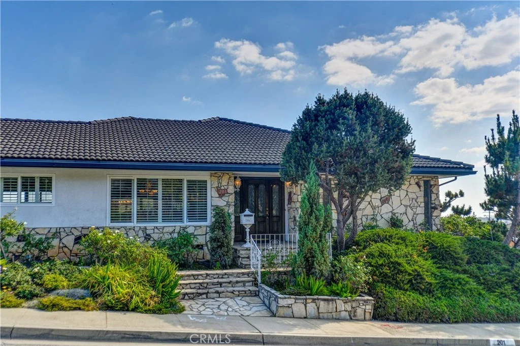 201 E Burke Dr, Montebello, CA 90640 photo 2
