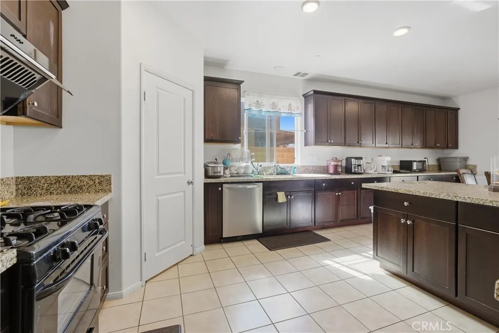 Additional image 35 of 44137 37th St W, Lancaster, CA 93536