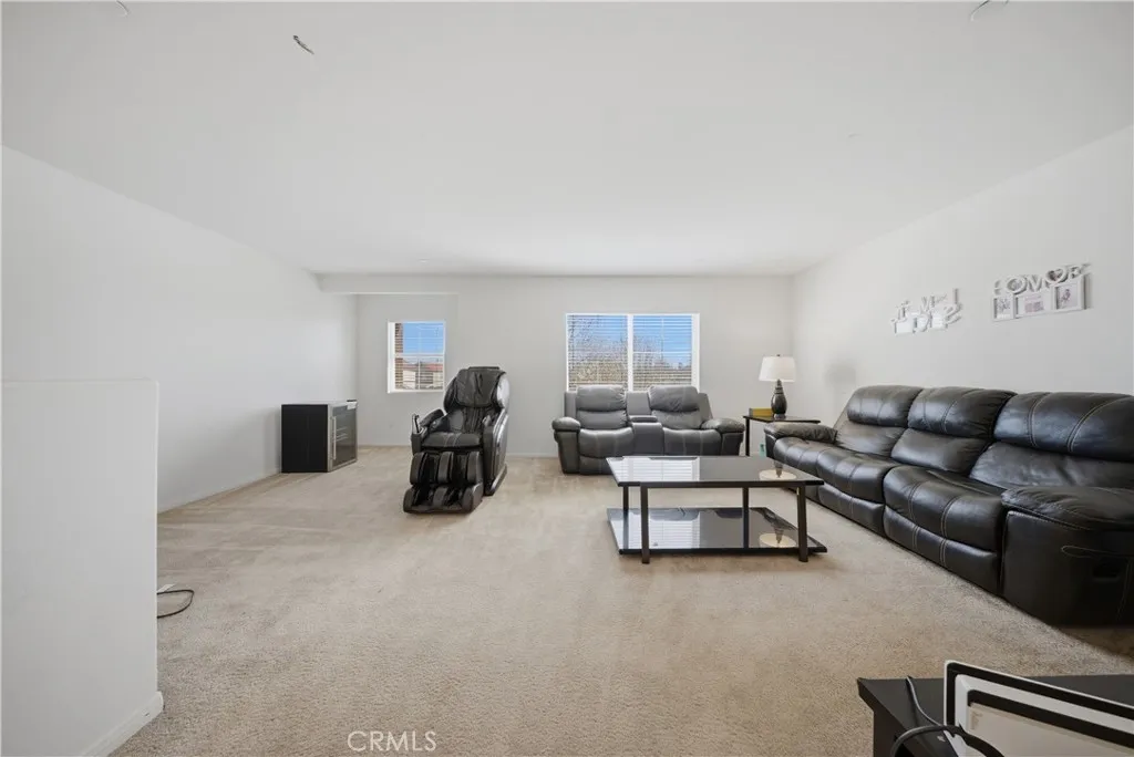 Additional image 4 of 44137 37th St W, Lancaster, CA 93536