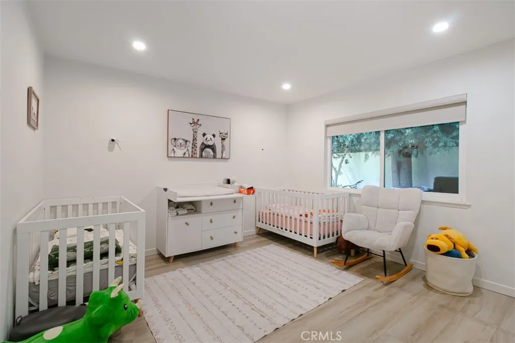 Additional image 35 of 22841 Calvert St, Woodland Hills, CA 91367