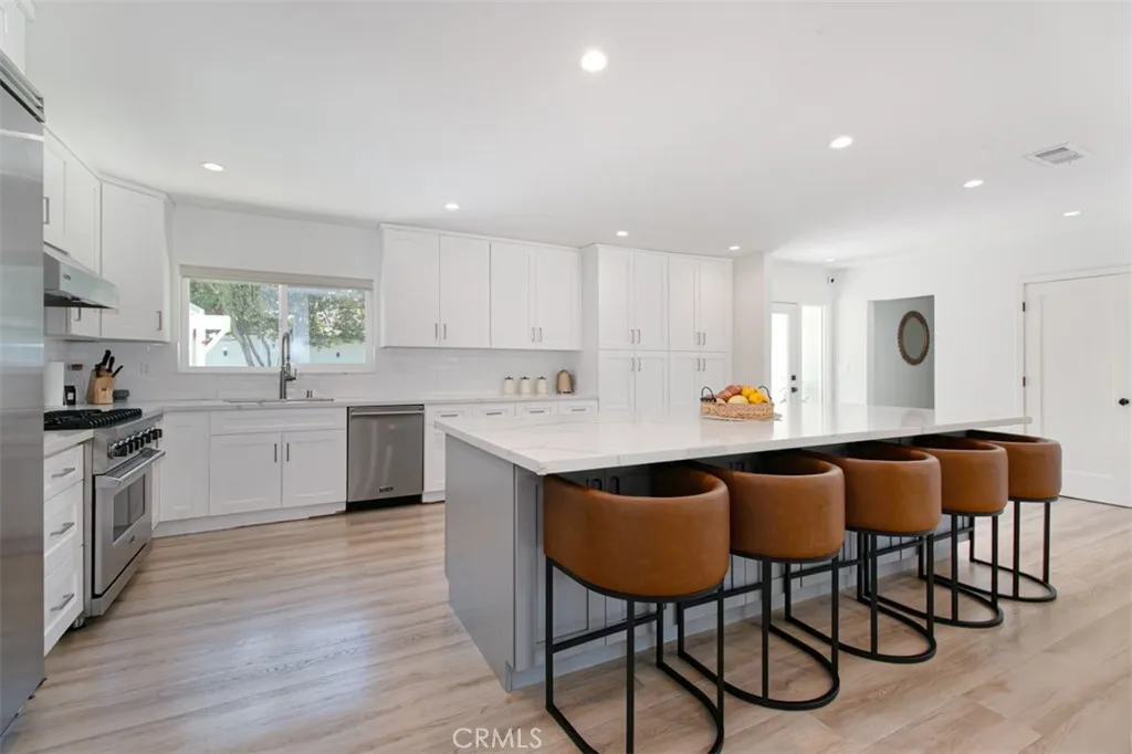 Additional image 59 of 22841 Calvert St, Woodland Hills, CA 91367