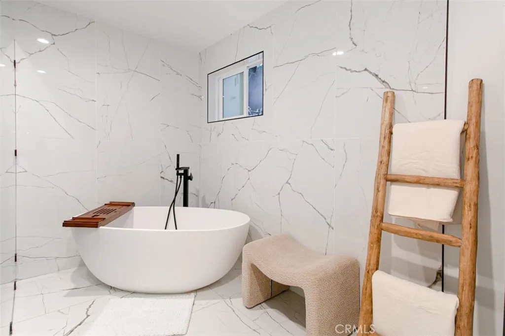 Additional image 71 of 22841 Calvert St, Woodland Hills, CA 91367
