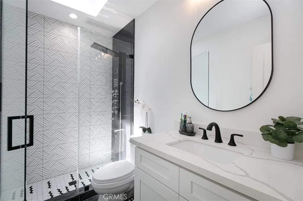 Additional image 76 of 22841 Calvert St, Woodland Hills, CA 91367