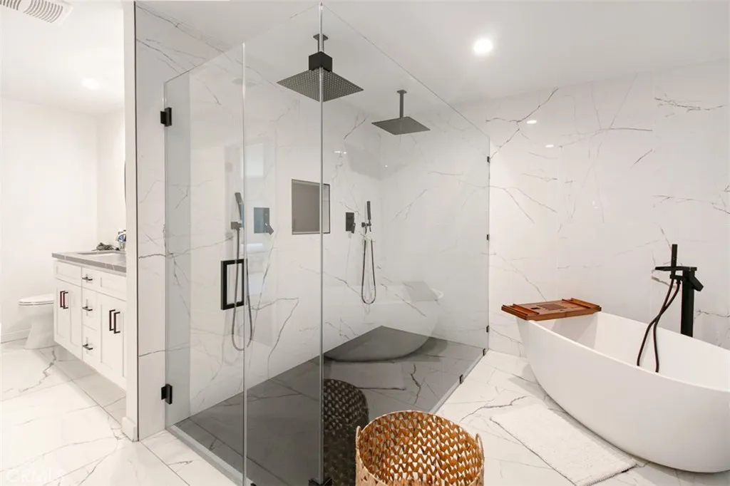 Additional image 72 of 22841 Calvert St, Woodland Hills, CA 91367