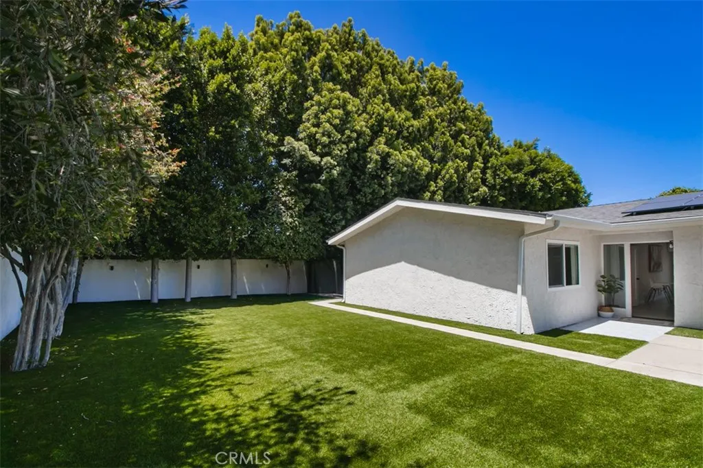 Additional image 7 of 22841 Calvert St, Woodland Hills, CA 91367