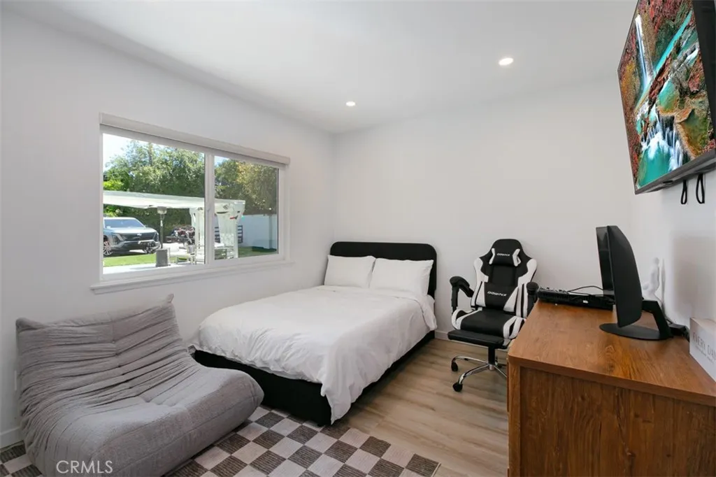 Additional image 79 of 22841 Calvert St, Woodland Hills, CA 91367