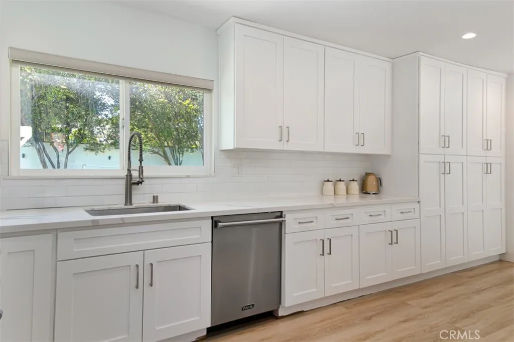 Additional image 62 of 22841 Calvert St, Woodland Hills, CA 91367
