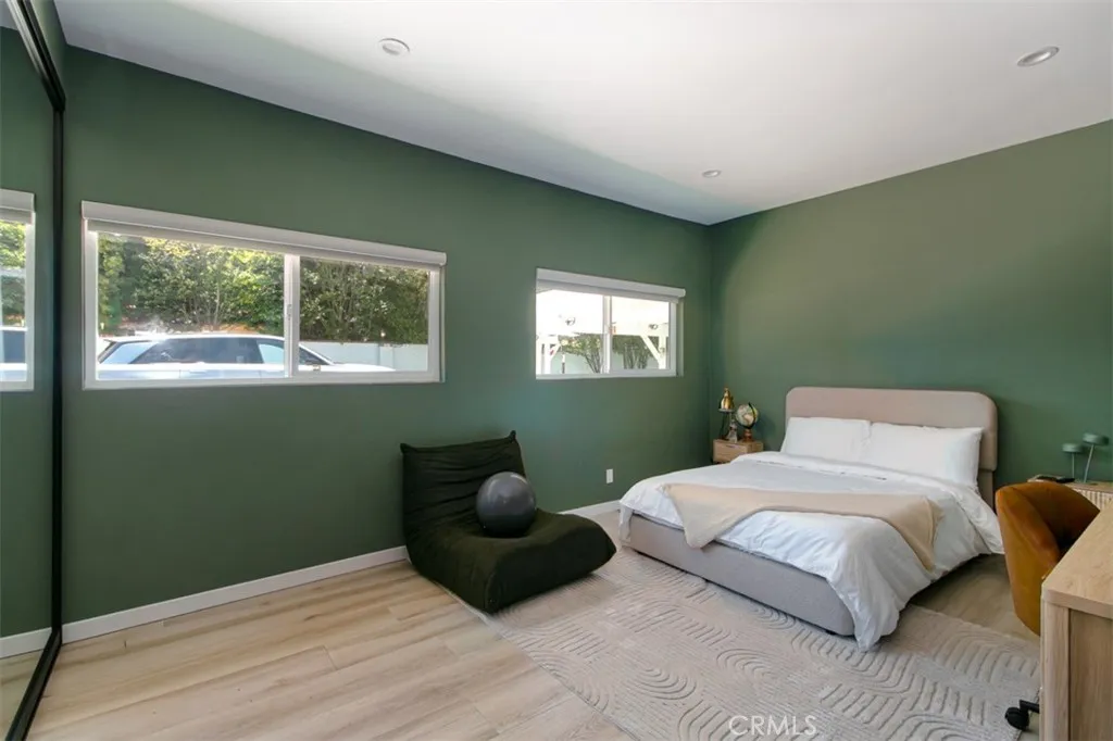 Additional image 74 of 22841 Calvert St, Woodland Hills, CA 91367