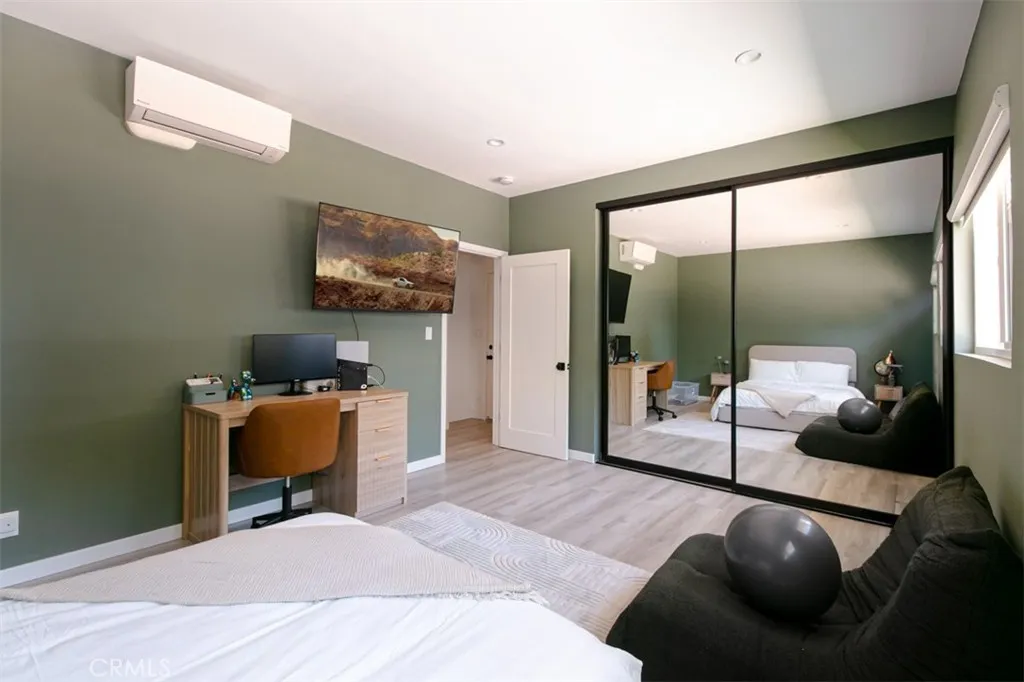 Additional image 75 of 22841 Calvert St, Woodland Hills, CA 91367