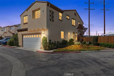 11159 W Laughlin Lane, North Hollywood, CA MLS: SR25102481
