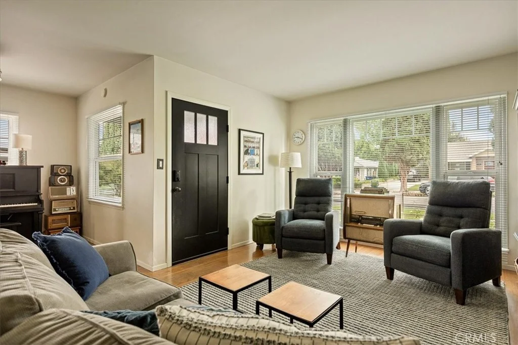 326 Bond St, Redlands, CA 92373 photo 4