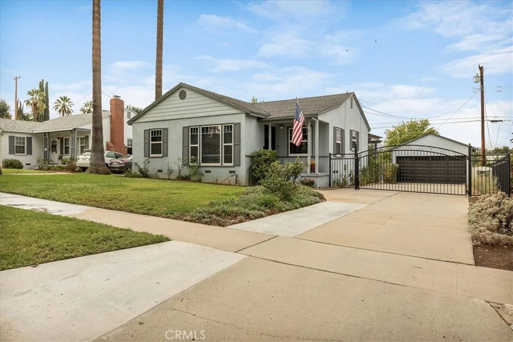 326 Bond St, Redlands, CA 92373 photo 2