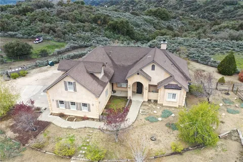 24281 Jacaranda Drive, Tehachapi, CA MLS: SR25093734