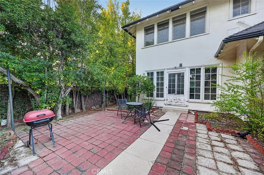 698 Arden Rd, Pasadena, CA 91106