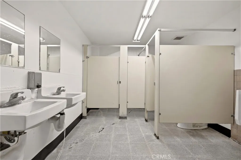 Additional image 109 of 25230 Avenue Stanford, Valencia, CA 91355