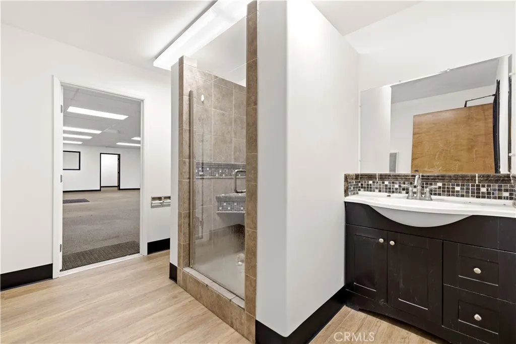 Additional image 87 of 25230 Avenue Stanford, Valencia, CA 91355