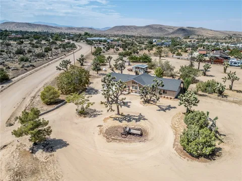 56810 Chipmunk Trail, Yucca Valley, CA 92284 - MLS#: JT24188048