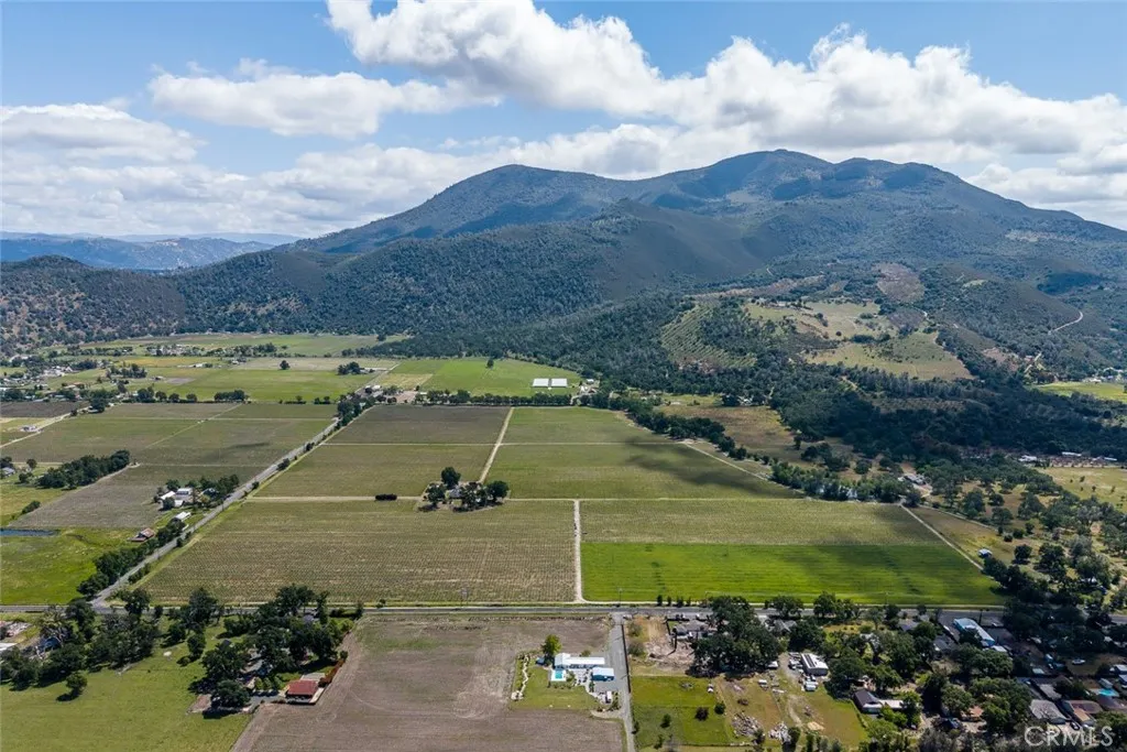 4720 Clark Dr, Kelseyville, CA 95451