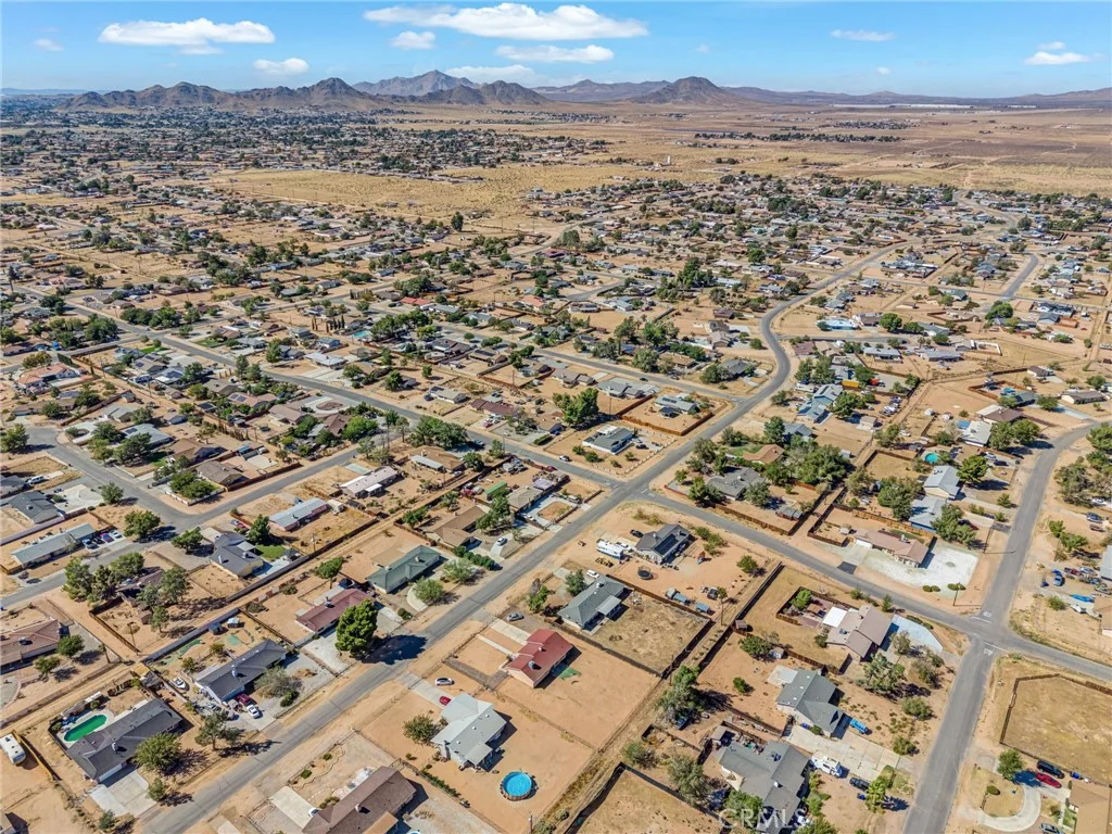 22272 Klickitat Avenue, Apple Valley, CA 92307