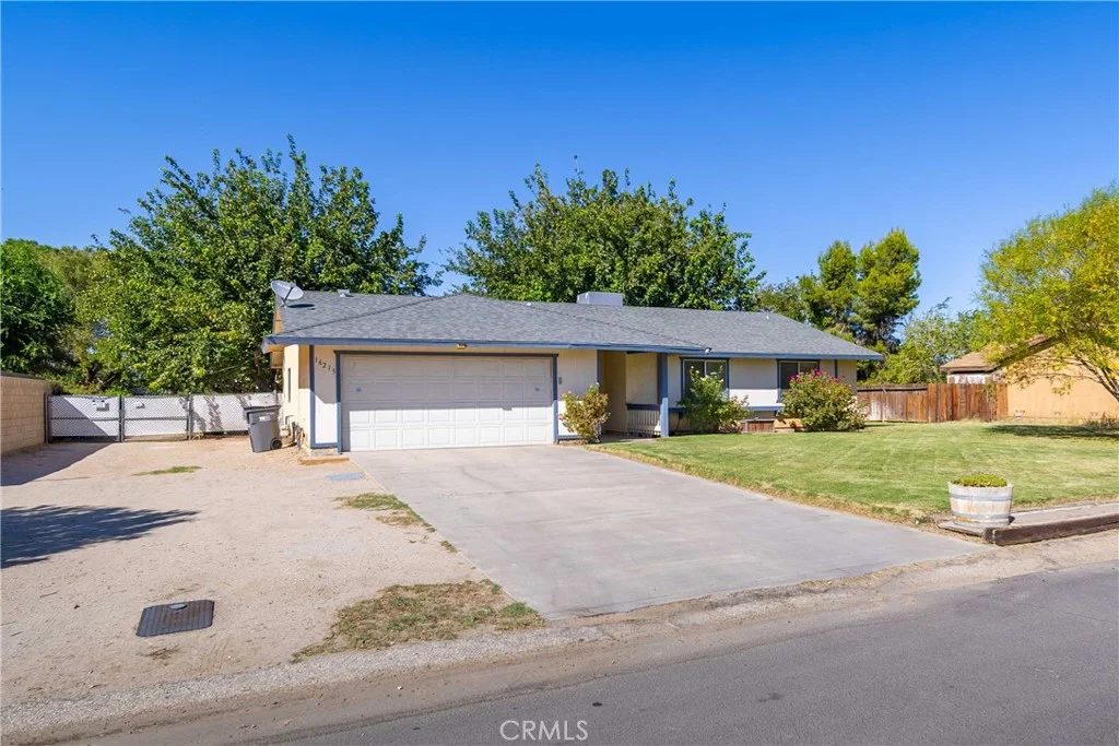 16215 Valeport Ave, Lancaster, CA 93535 photo 3