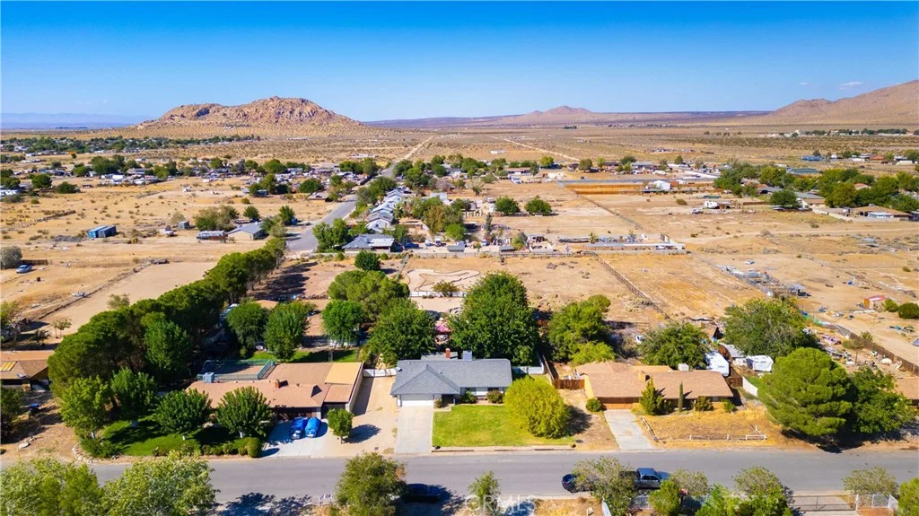 16215 Valeport Ave, Lancaster, CA 93535