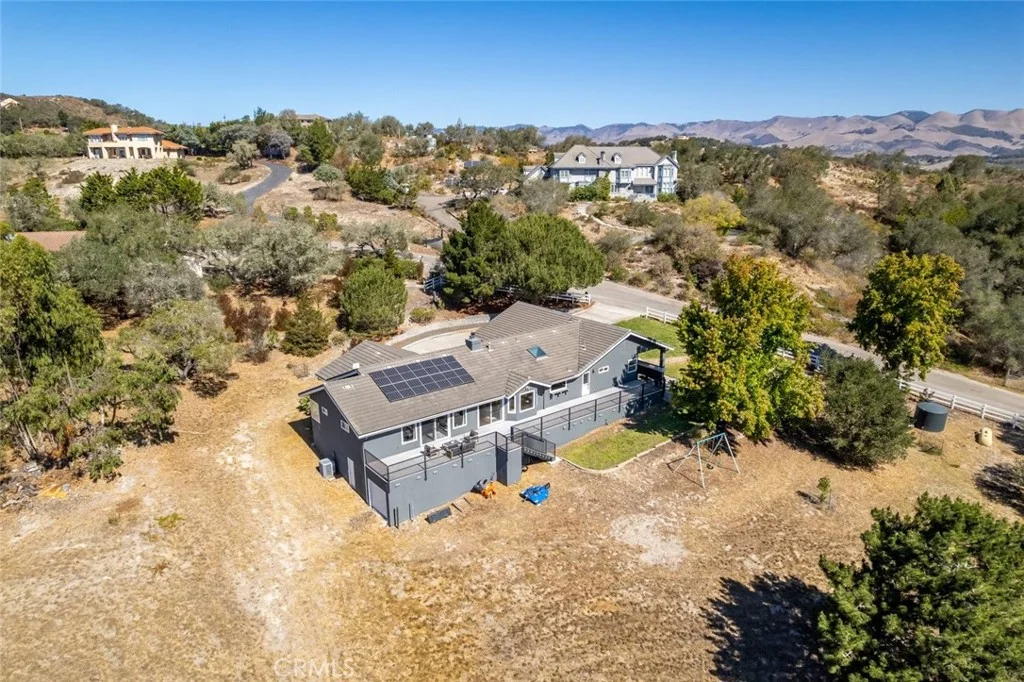 1075 Fox Canyon Lane, Arroyo Grande, CA 93420