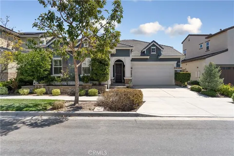 108 Trowel, Irvine, CA MLS: TR25065237