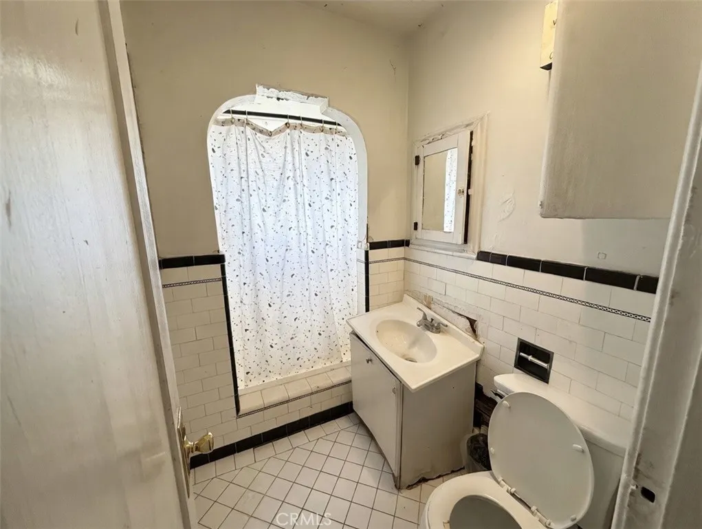 Additional image 31 of 1324 W 101st St, Los Angeles, CA 90044