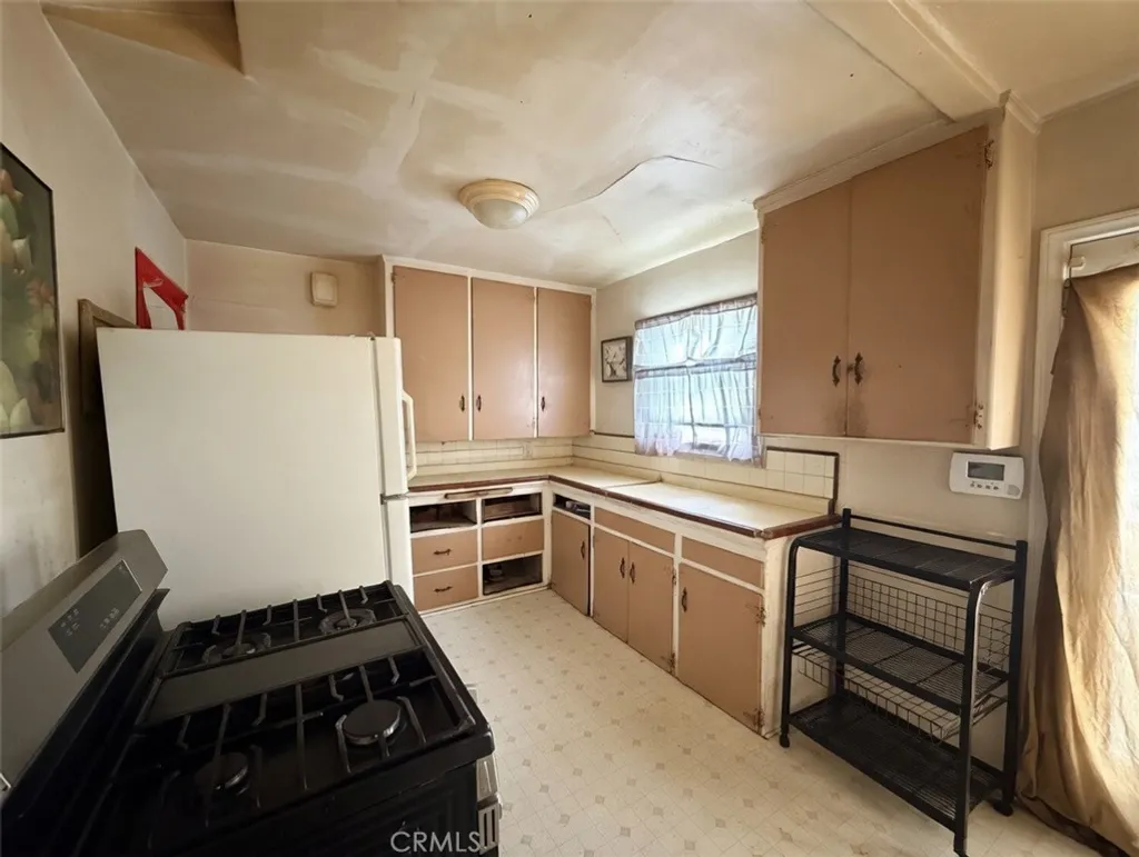 Additional image 11 of 1324 W 101st St, Los Angeles, CA 90044