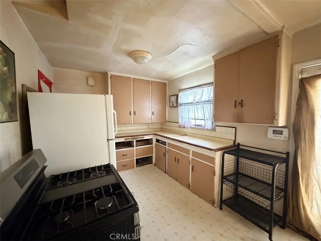 Additional image 28 of 1324 W 101st St, Los Angeles, CA 90044