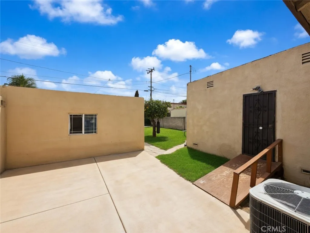 Additional image 17 of 1324 W 101st St, Los Angeles, CA 90044