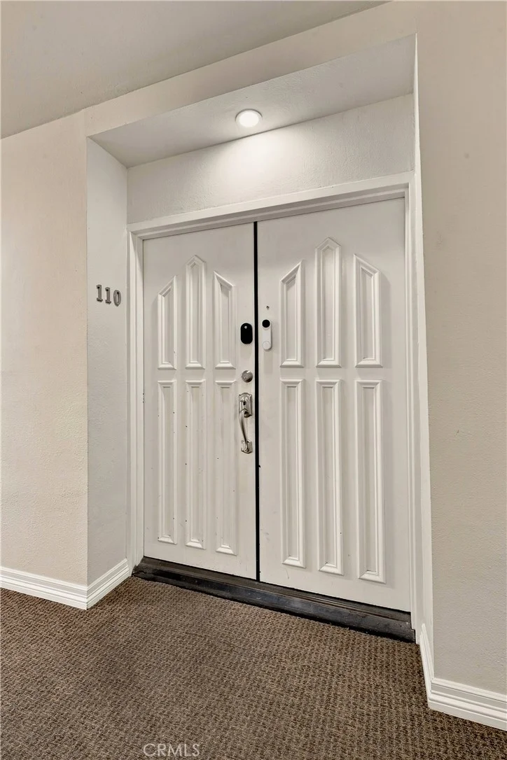 18324 Clark St Unit 110, Tarzana, CA 91356