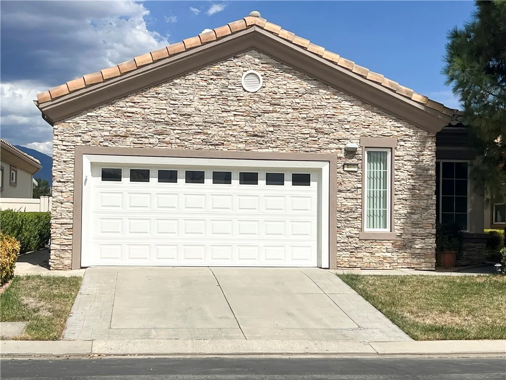 512 Brooklawn Dr, Banning, CA 92220
