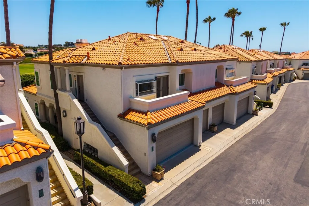 48 Tennis Villas Dr, Dana Point, CA 92629