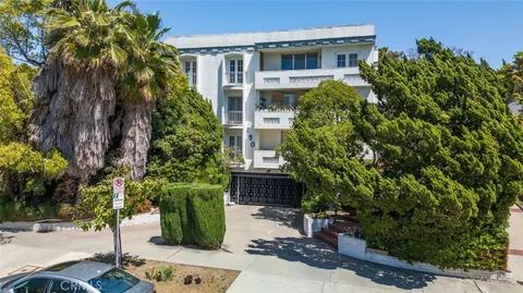 750 S Windsor Boulevard Unit 7, Los Angeles, CA MLS: SR25105686