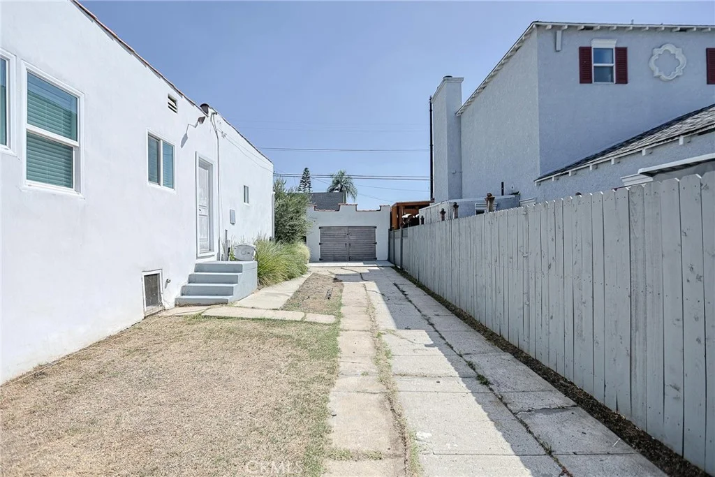 9450 S Harvard Blvd, Los Angeles, CA 90047