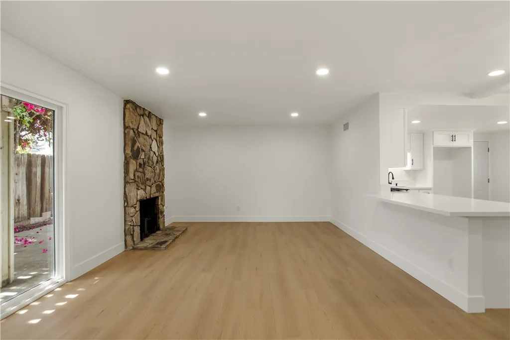 Additional image 15 of 384 W 7th St, Upland, CA 91786