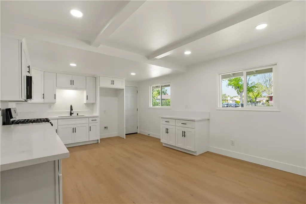 Additional image 11 of 384 W 7th St, Upland, CA 91786
