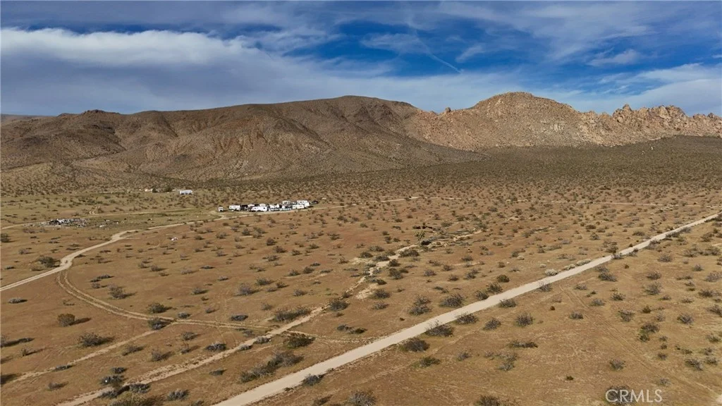 712 Oldenburg Road, Apple Valley, CA 92307