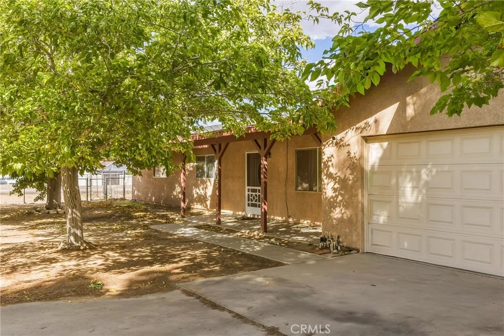 8105 Minstead Ave, Hesperia, CA 92345 photo 2
