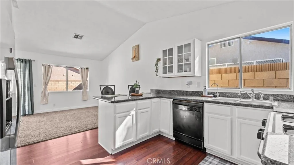 2507 E Avenue J14, Lancaster, CA 93535