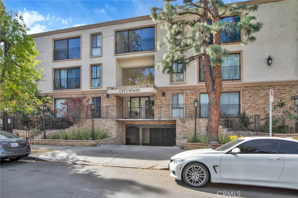 Additional image 43 of 15344 Weddington Street Unit 102, Sherman Oaks, CA 91411
