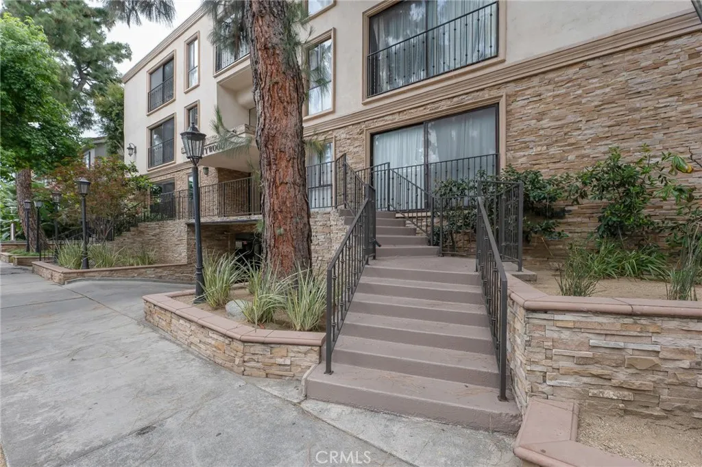 Additional image 3 of 15344 Weddington Street Unit 102, Sherman Oaks, CA 91411