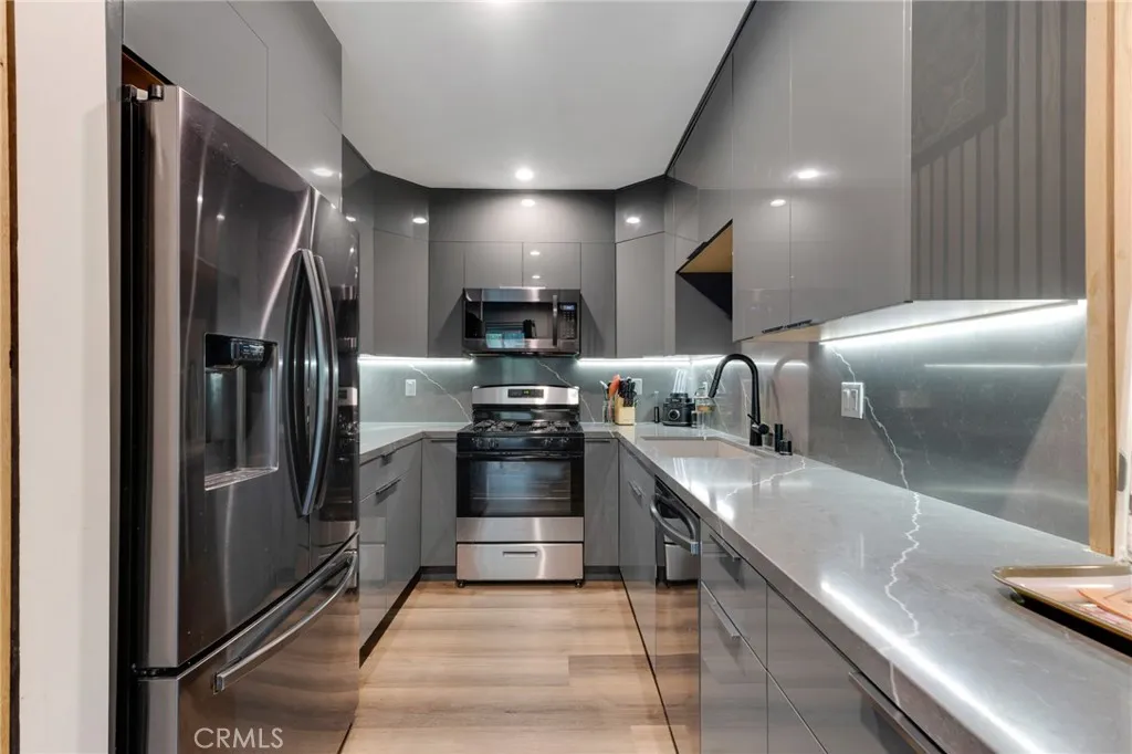 Additional image 60 of 15344 Weddington Street Unit 102, Sherman Oaks, CA 91411