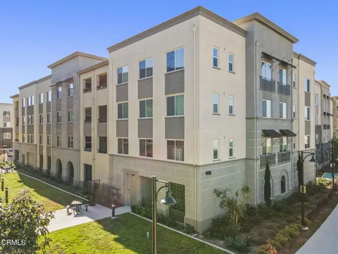 2840 Wagon Wheel road Unit 201, Oxnard, CA MLS: V1-28430