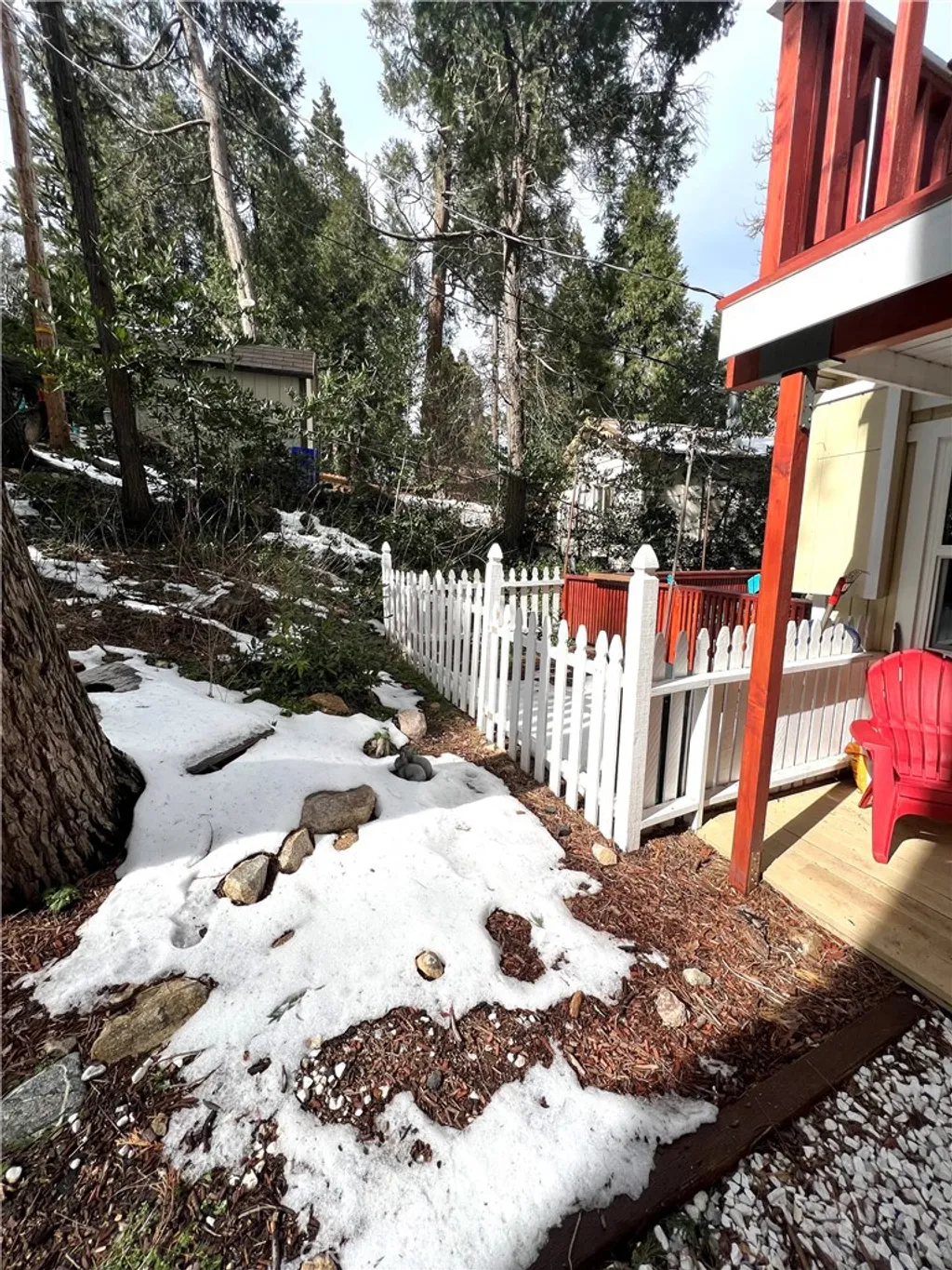 763 Woodland Rd, Crestline, CA 92325