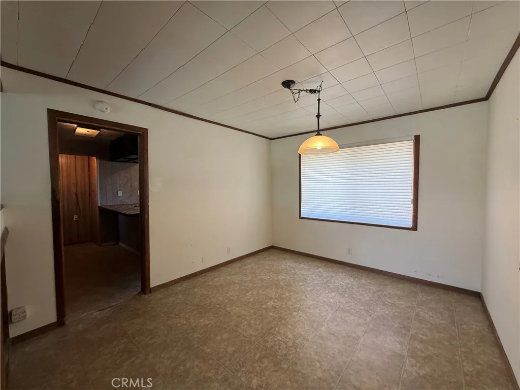 302 E San Emidio St, Taft, CA 93268 photo 5