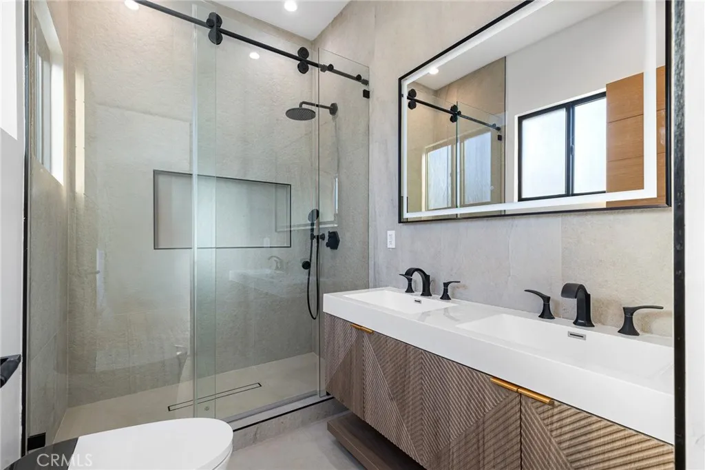 Additional image 11 of 19539 Mobile Street, Reseda, CA 91335