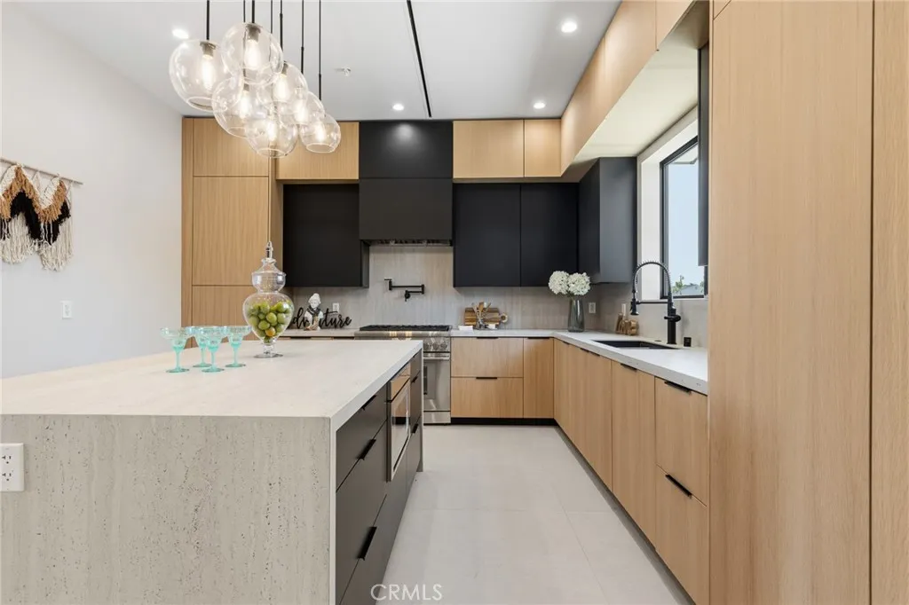 Additional image 6 of 19539 Mobile Street, Reseda, CA 91335