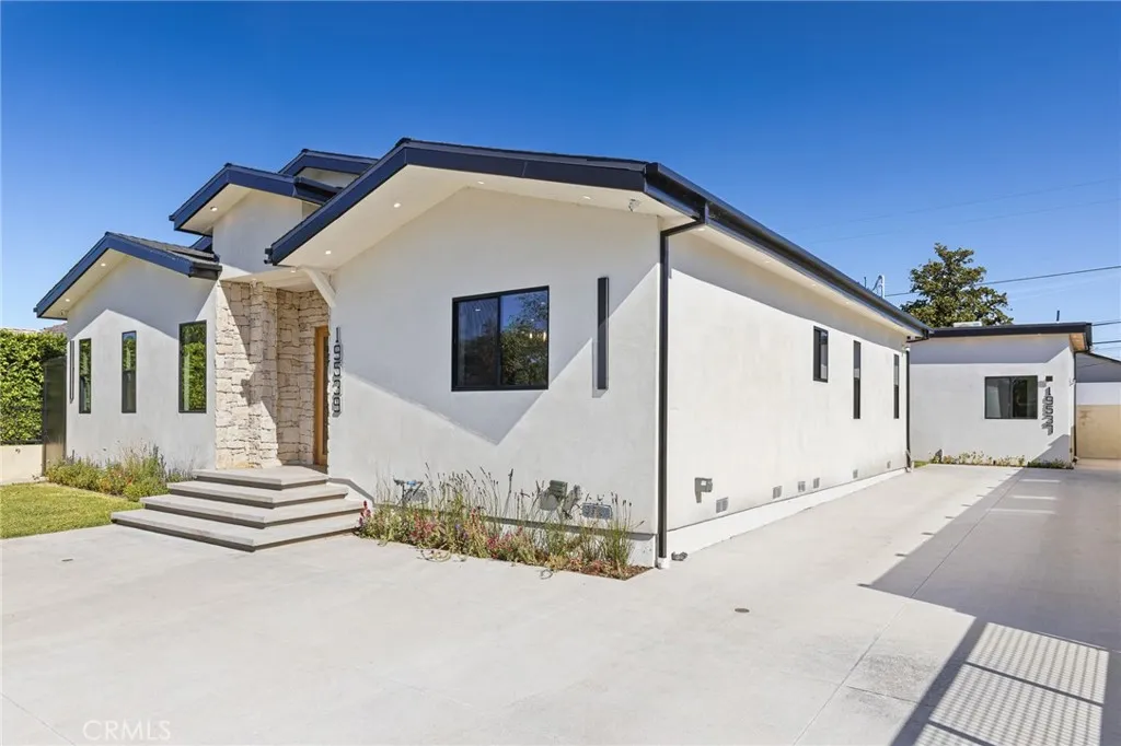 Additional image 3 of 19539 Mobile Street, Reseda, CA 91335